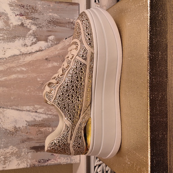 Michael Kors Hayes Lace Up Sneaker - Picture 4 of 8